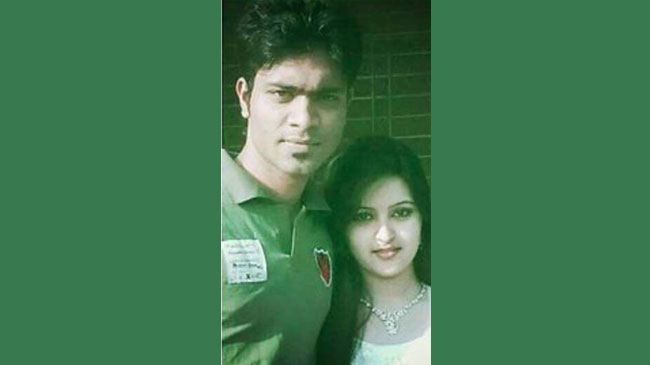 পরীমণির বিষয়ে মন্তব্য করতে নারাজ তার প্রথম স্বামী